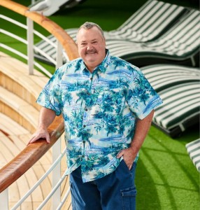 Man wearing Lowes big men's clothing